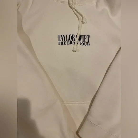 TAYLOR SWIFT ERAS TOUR HOODIE💕